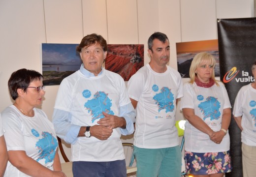 A iniciativa ‘Camisetas Solidarias Vuelta 2016’ recadará fondos para a Asociación Stop Accidentes